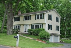 6 Chaucer Rd, Nashua, NH 03062