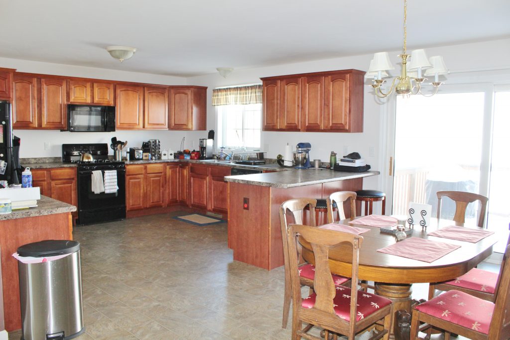 Shepherd's Hill Town House for Sale! 1A Yale Court, Hudson, NH 03051