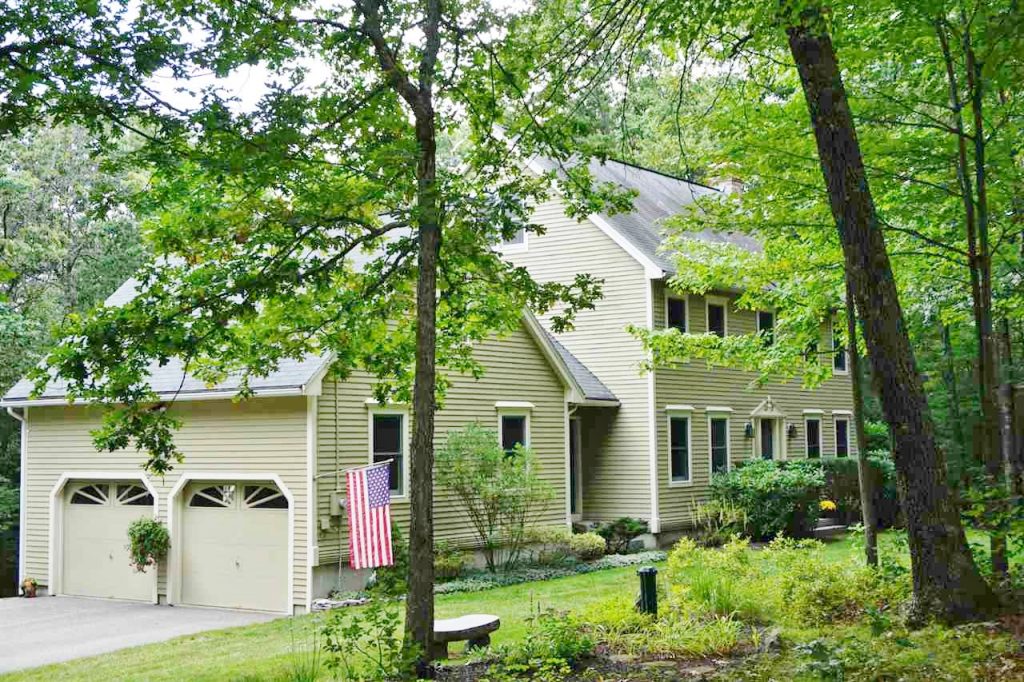 Brookline,NH Colonial for RENT! 38 Westview Rd, Brookline NH 03033