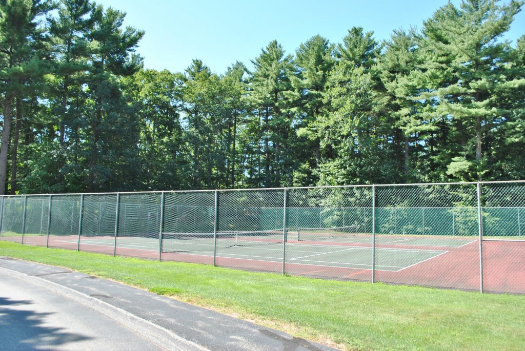 Glen Abbey Townhome for Sale! 52 Prestonfield Rd., Nashua, NH 03064