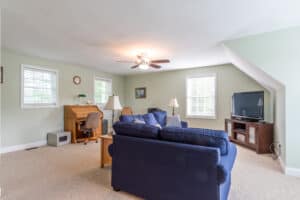 8 Crown Ct. Epping, NH 03042